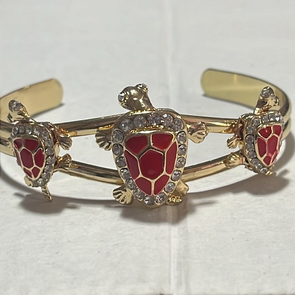 Turtle Cuff Bracelet with Movable Tail, Legs and Head - Picture 5 of 6